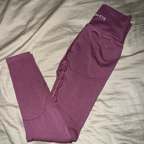 Alphalete Revival Leggings - Picture 1 of 5